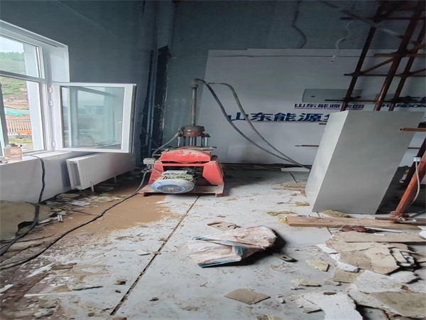 康马地基基础下沉墙体裂缝加固注浆顶升施工