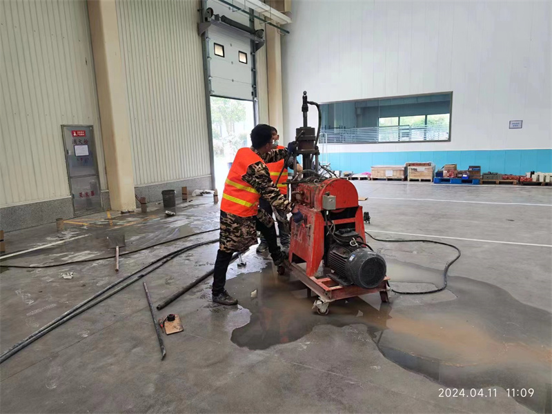 康马厂房地面下沉塌陷注浆加固施工